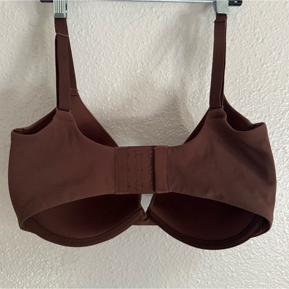 SKIMS bra size 34DD - Picture 3 of 3